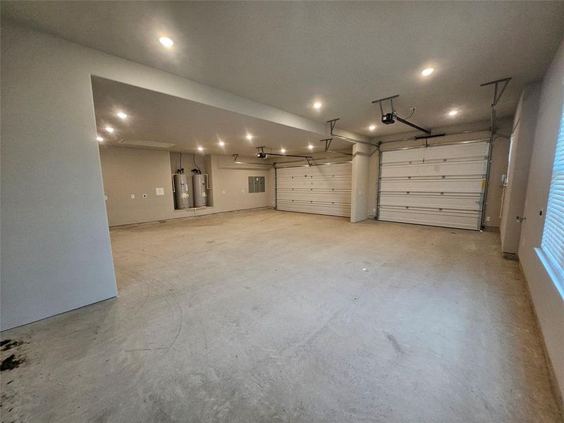 Spacious, unfurnished interior of a new home in Trails of Trenton, Trenton (Image 12).