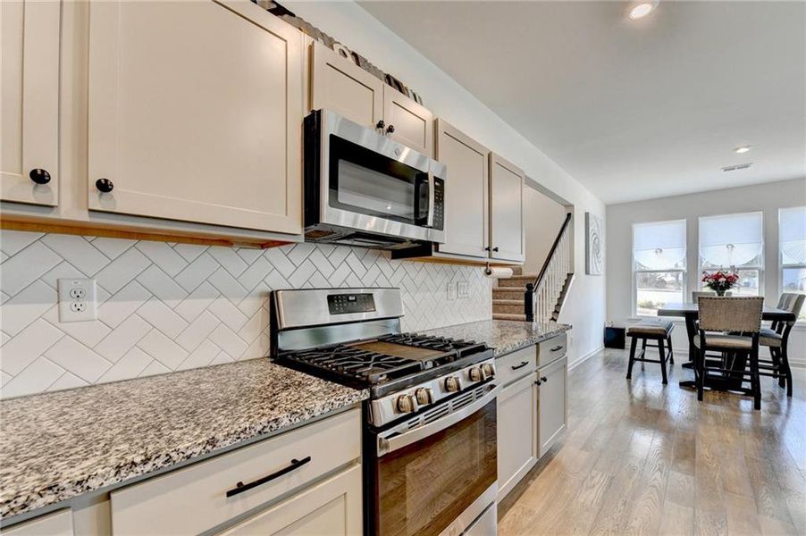 Furnished interior view inside a new home in Sweetbay Farm, Lawrenceville (Image 10).