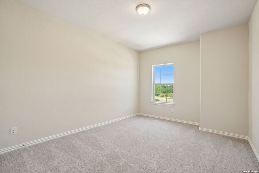 Spacious, unfurnished interior of a new home in Meyer Ranch - Enclave, New Braunfels (Image 36).