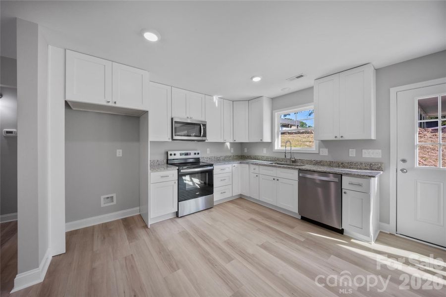 Furnished interior view inside a new home in , Kannapolis (Image 6).