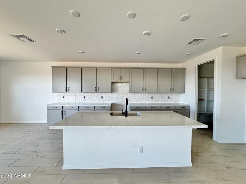 004 Kitchen 004 Kitchen