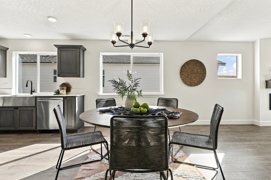 Furnished interior view inside a new home in Upland Meadows, Hermiston (Image 17).