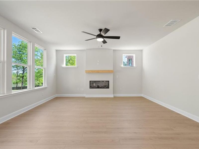 Spacious, unfurnished interior of a new home in Melody Lakeside Estates, Buford (Image 14).