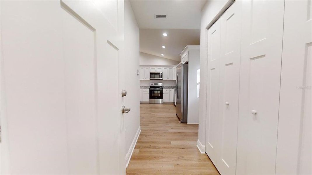 Spacious, unfurnished interior of a new home in , Dunnellon (Image 21).