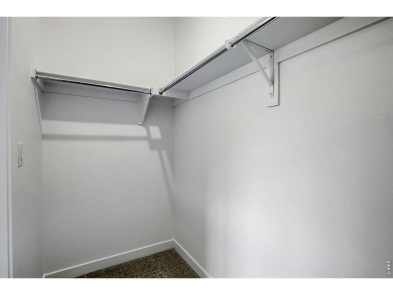 Spacious, unfurnished interior of a new home in Prairie Song, Windsor (Image 13).