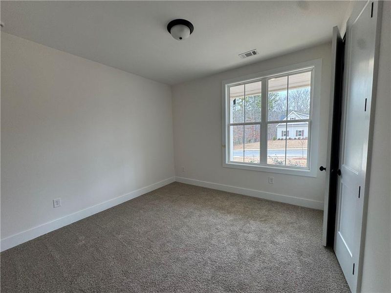 Spacious, unfurnished interior of a new home in , Waleska (Image 8).