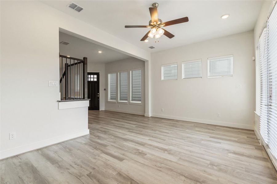 Spacious, unfurnished interior of a new home in Shady Acres, Houston (Image 15). Spacious, unfurnished interior of a new home in Shady Acres, Houston (Image 15).