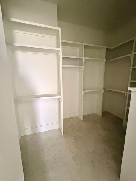 Image 33 of a home in .