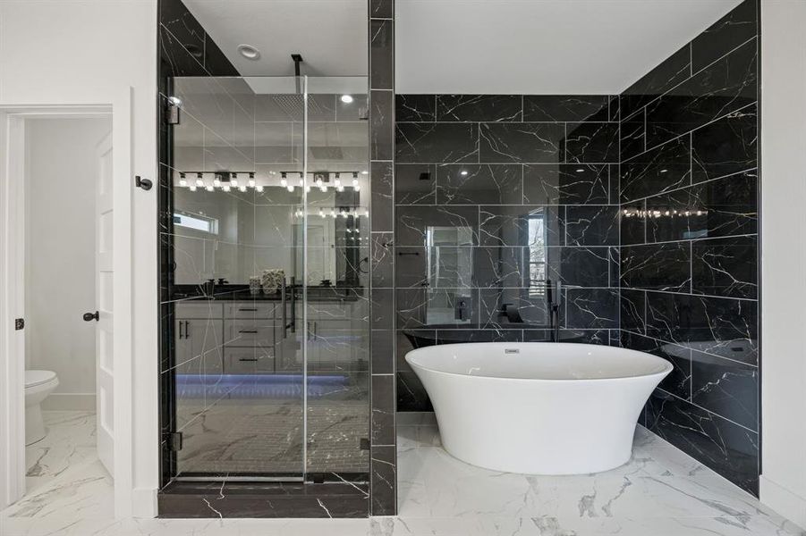 Furnished interior view inside a new home in , Dallas (Image 8).