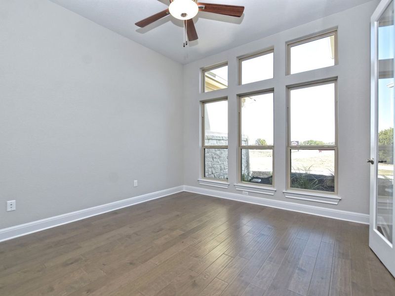 Representative unfurnished interior of a home built from the Siena II by Giddens Homes in Clearwater Ranch, Liberty Hill (Image 159).