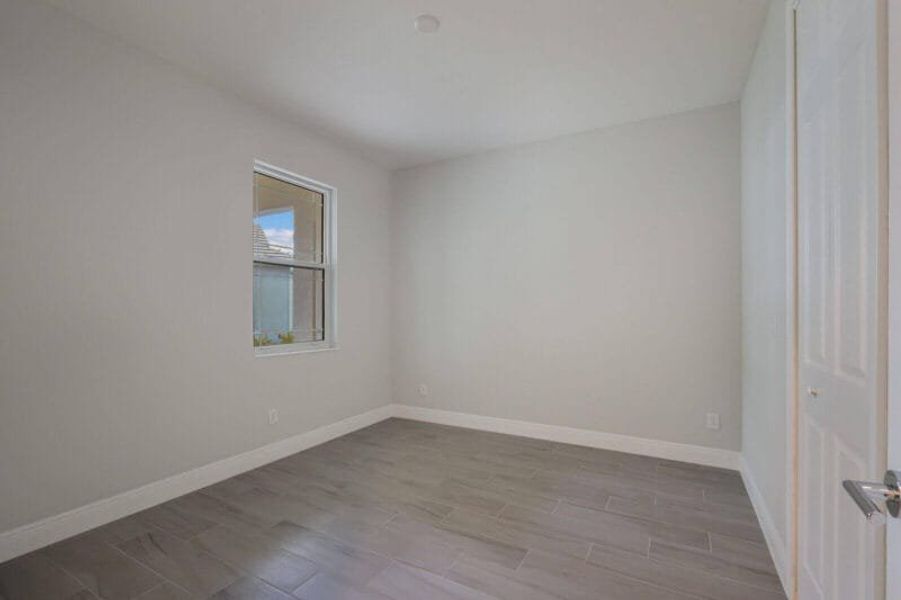 Spacious, unfurnished interior of a new home in Reflection Villas at Watercolor Place, Bradenton (Image 14).