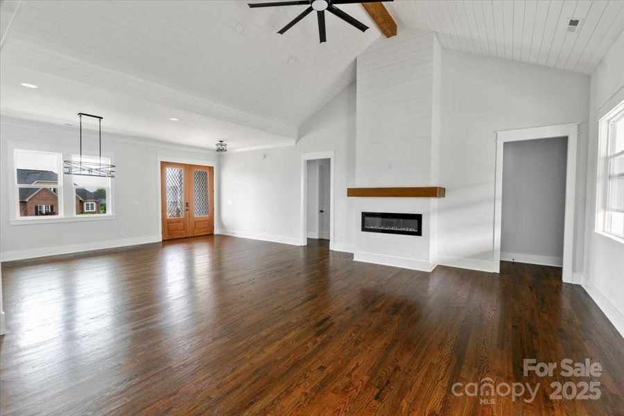 Spacious, unfurnished interior of a new home in , Shelby (Image 16).