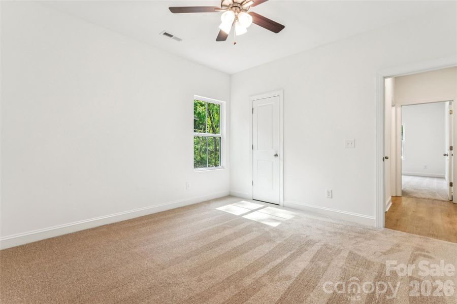 Spacious, unfurnished interior of a new home in , Gastonia (Image 19).
