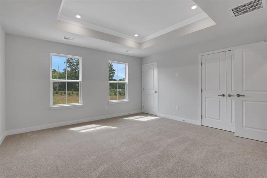 Spacious, unfurnished interior of a new home in Laurel Fields, Gainesville (Image 32).