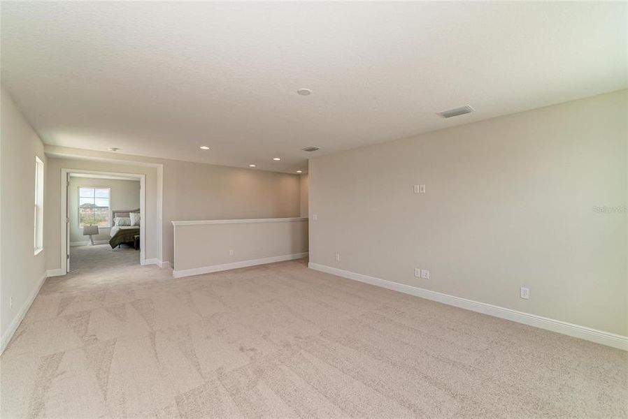 Spacious, unfurnished interior of a new home in Mirada, San Antonio (Image 23).