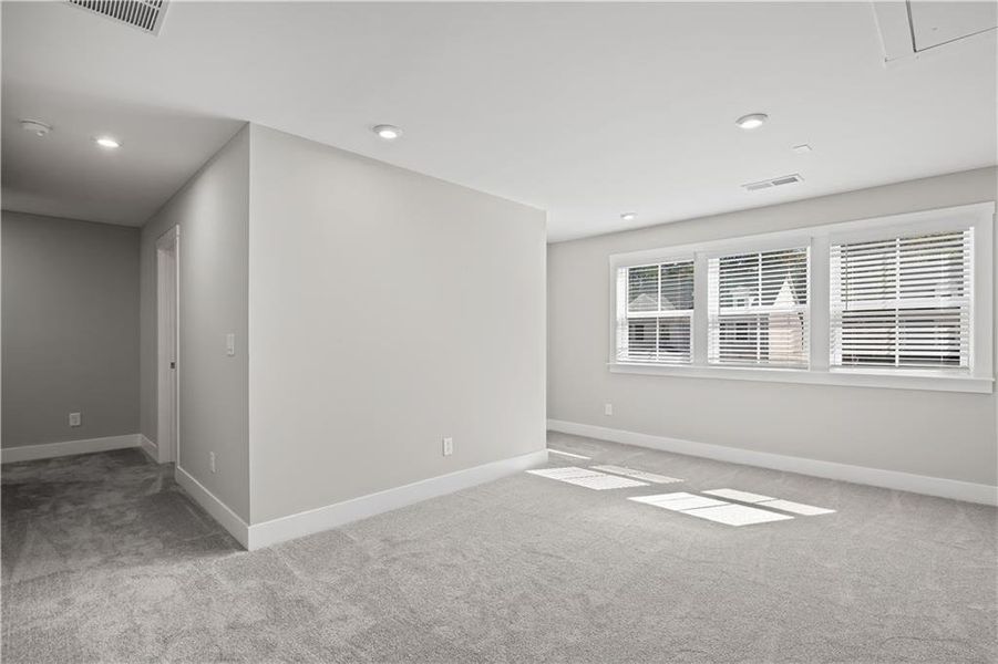 Spacious, unfurnished interior of a new home in Briar Creek, Atlanta (Image 13).