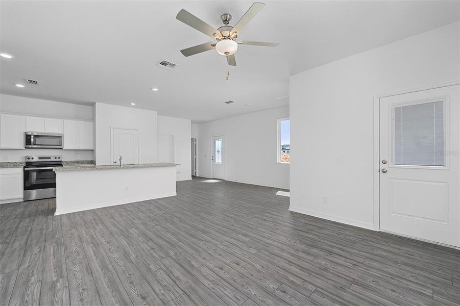 Spacious, unfurnished interior of a new home in , Poinciana (Image 13).