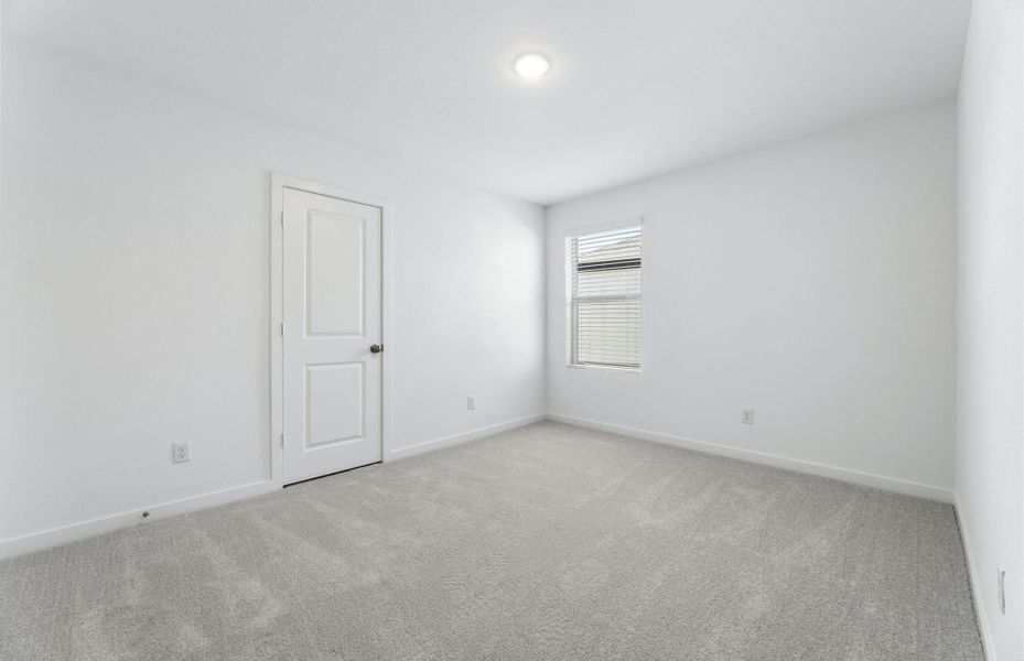 Spacious, unfurnished interior of a new home in Sonterra, Jarrell (Image 40).