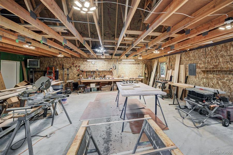 Image 43 of a home in .