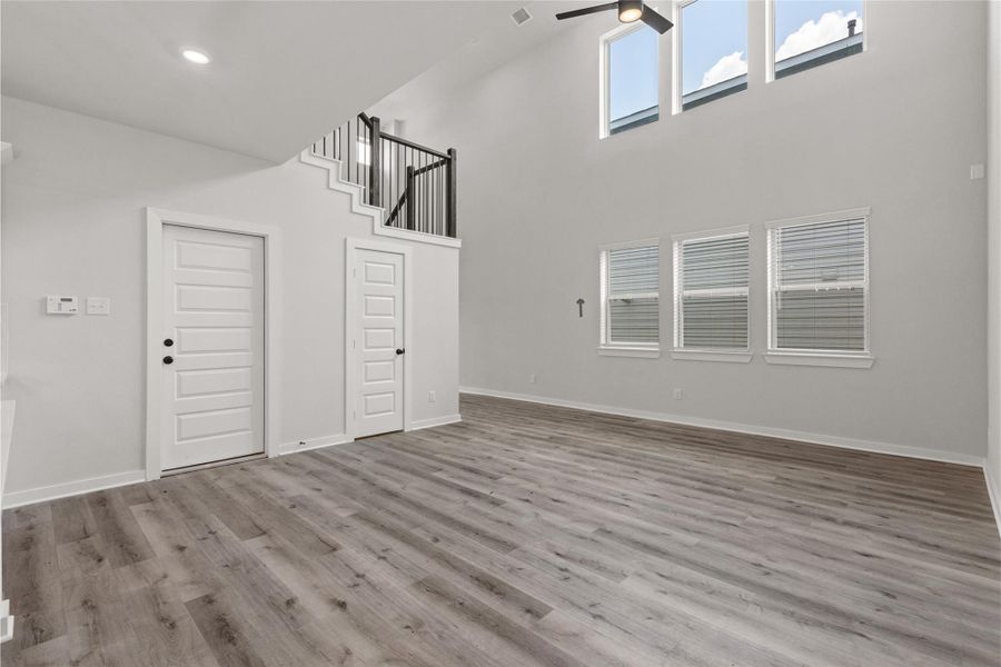 Spacious, unfurnished interior of a new home in Crosby Farms, Crosby (Image 17).