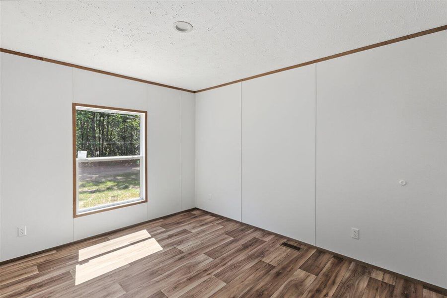 Spacious, unfurnished interior of a new home in , Cordesville (Image 23).