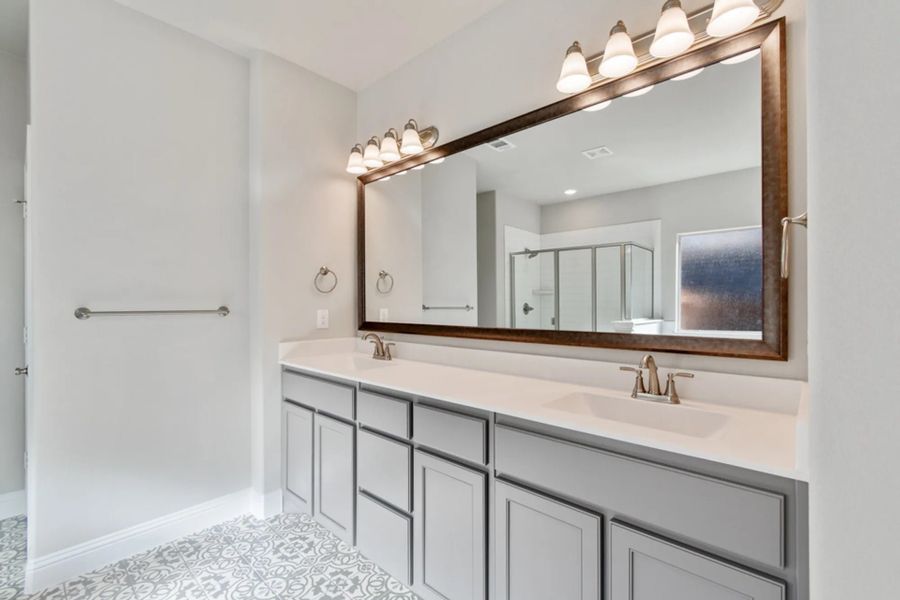 Image 229 representing the Concept 2373 by Landsea Homes in Coyote Crossing, Godley, TX. Image 229 representing the Concept 2373 by Landsea Homes in Coyote Crossing, Godley, TX.