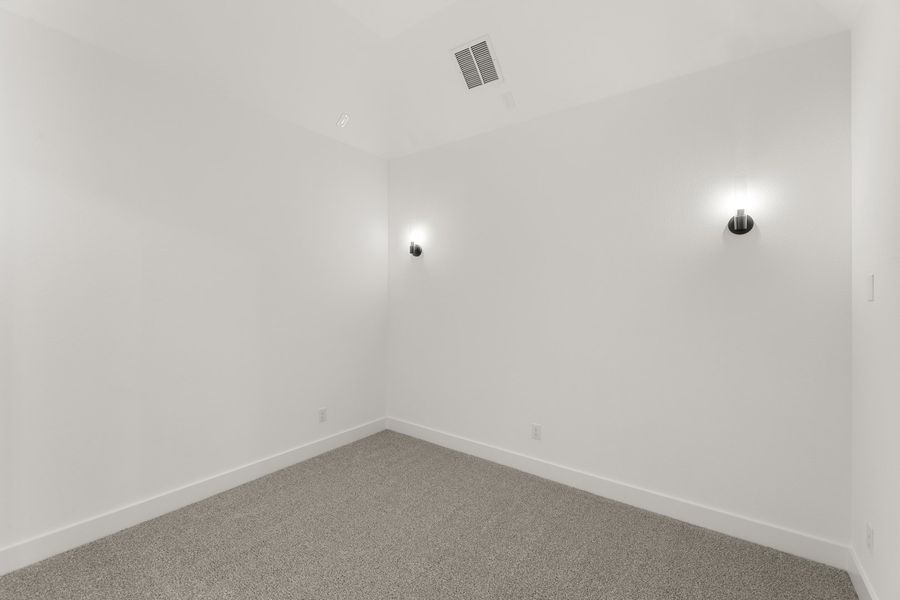 Spacious, unfurnished interior of a new home in Nelson Lake Estates, Rockwall (Image 21). Spacious, unfurnished interior of a new home in Nelson Lake Estates, Rockwall (Image 21).