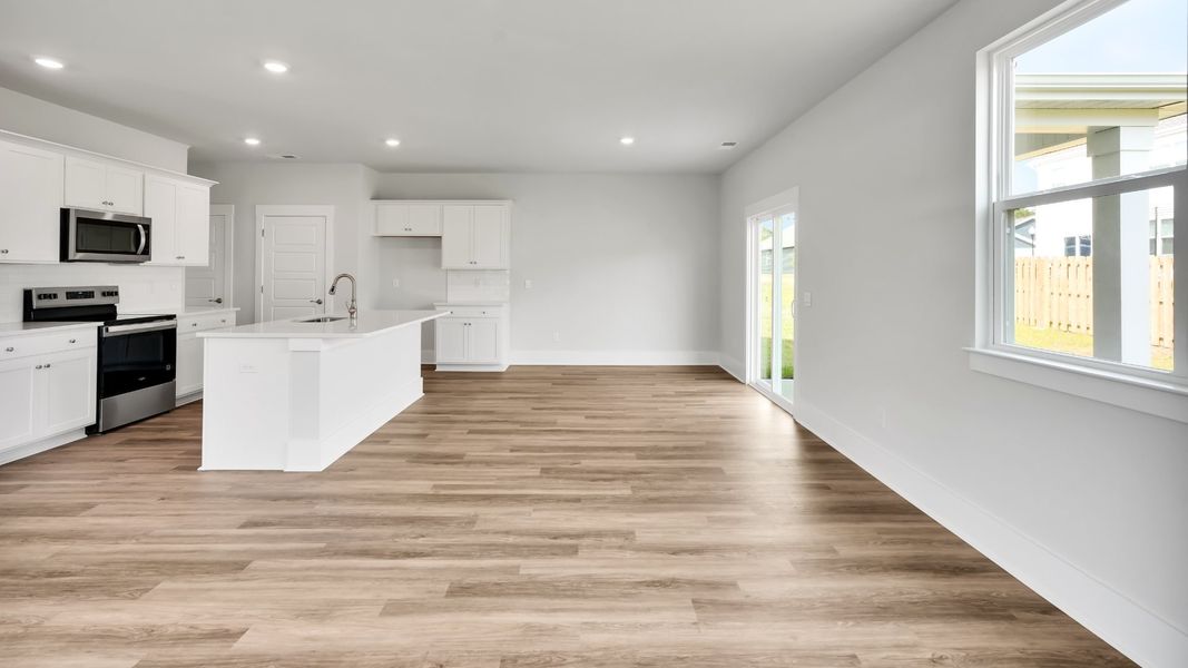Spacious, unfurnished interior of a new home in Bella Point, Bolivia (Image 17). Spacious, unfurnished interior of a new home in Bella Point, Bolivia (Image 17).