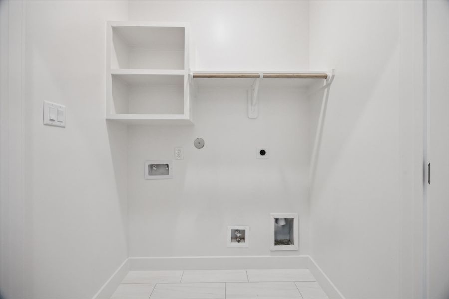 Spacious, unfurnished interior of a new home in , Houston (Image 20).