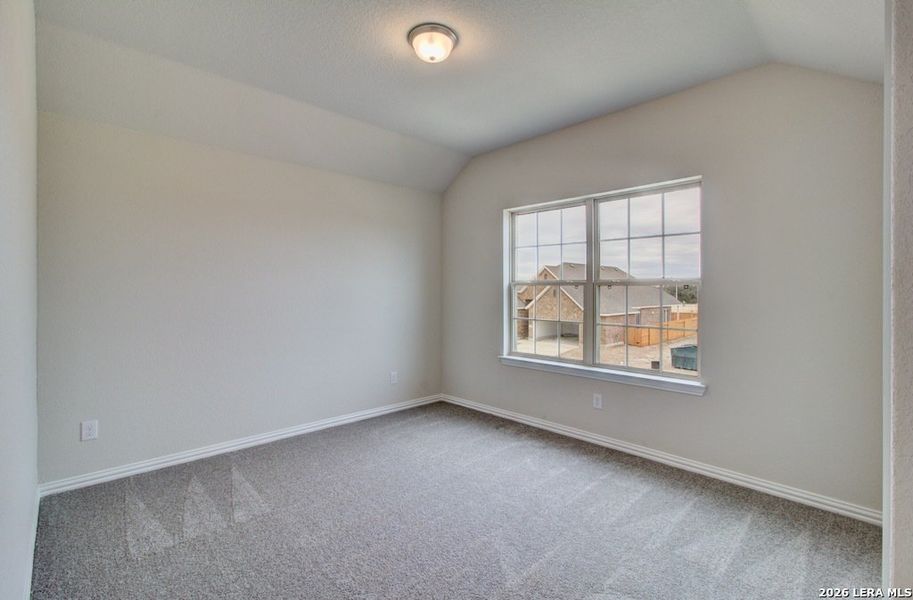 Spacious, unfurnished interior of a new home in Stream Waters, Seguin (Image 21).