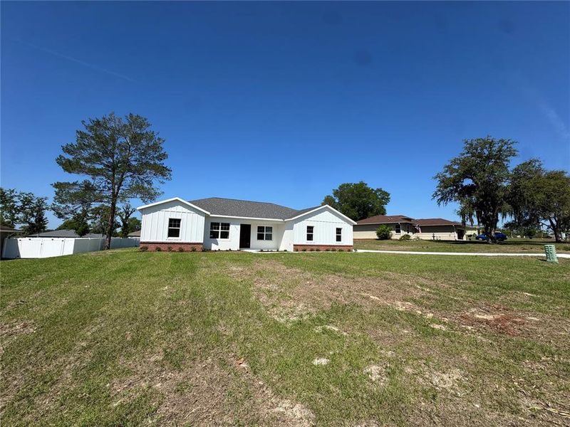 Exterior details and patio area of a home in , Ocala (Image 34).