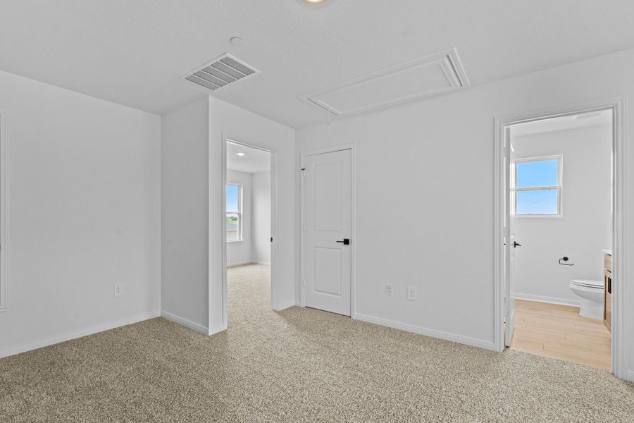 Spacious, unfurnished interior of a new home in Avery Centre, Round Rock (Image 31).