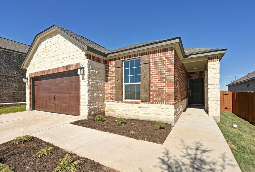 Exterior details and patio area of a home in Salerno - Heritage Collection, Round Rock (Image 14).