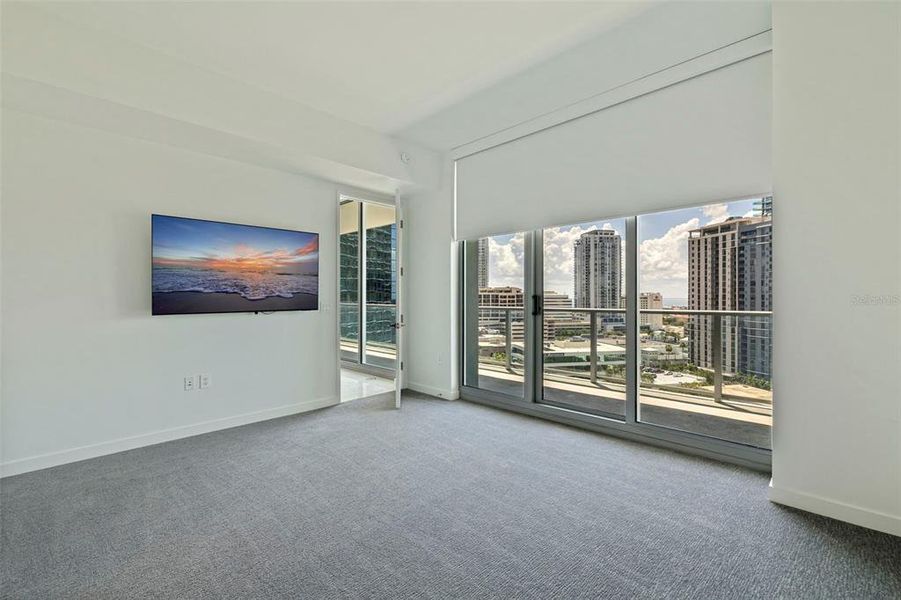 Spacious, unfurnished interior of a new home in , St. Petersburg (Image 51). Spacious, unfurnished interior of a new home in , St. Petersburg (Image 51).