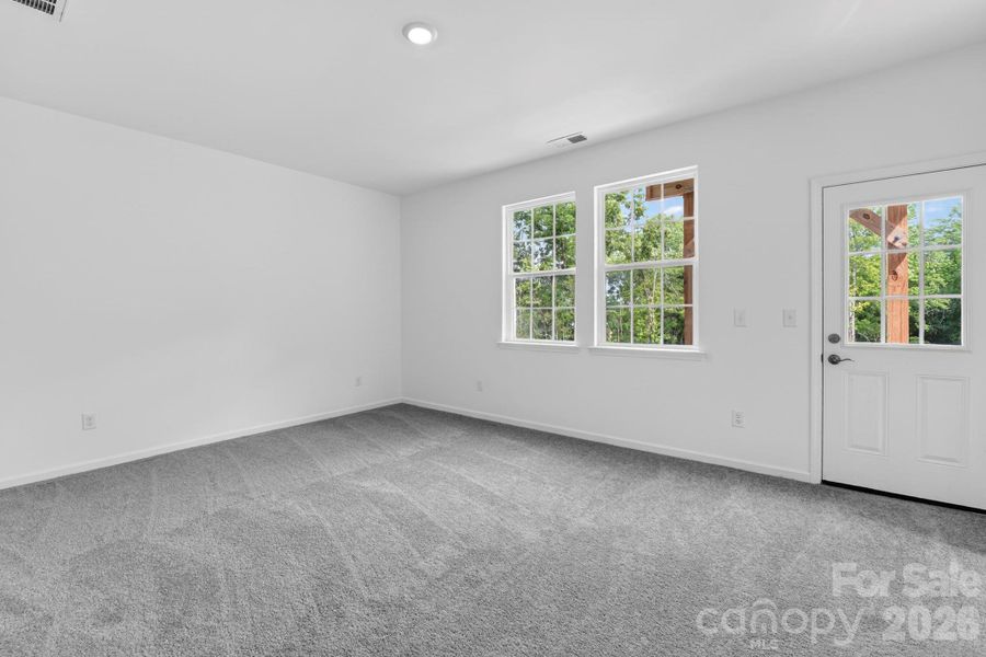 Spacious, unfurnished interior of a new home in Village of Waxhaw, Waxhaw (Image 9).