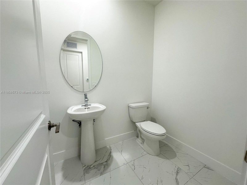 Image 33 of a home in .