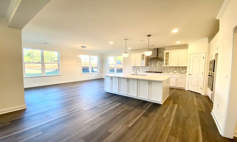 5 bedroom home with an upstairs bonus room