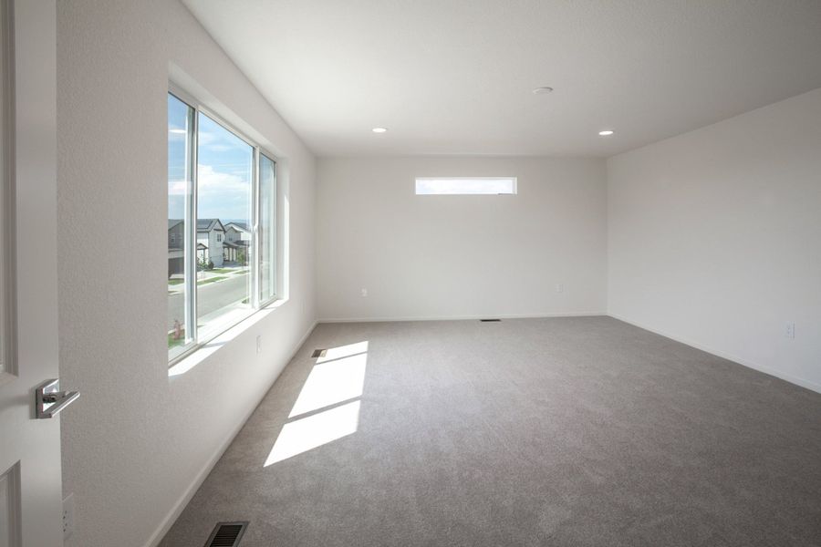 Spacious, unfurnished interior of a new home in Bloom, Fort Collins (Image 28).