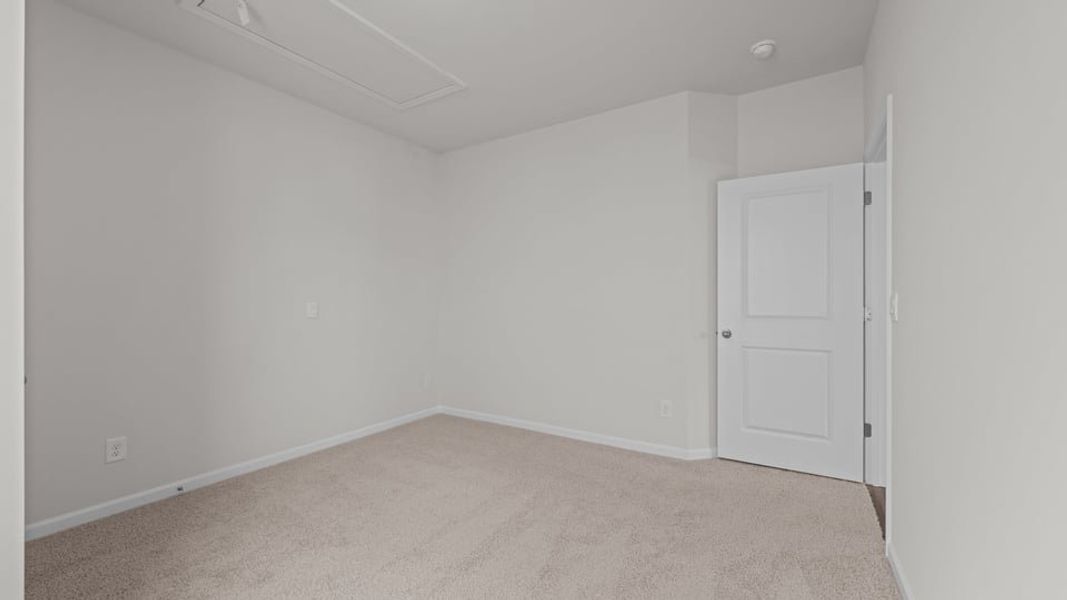 Spacious, unfurnished interior of a new home in West New Bern, New Bern (Image 14).