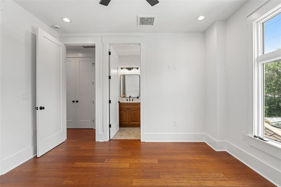 Spacious, unfurnished interior of a new home in , Tampa (Image 50).