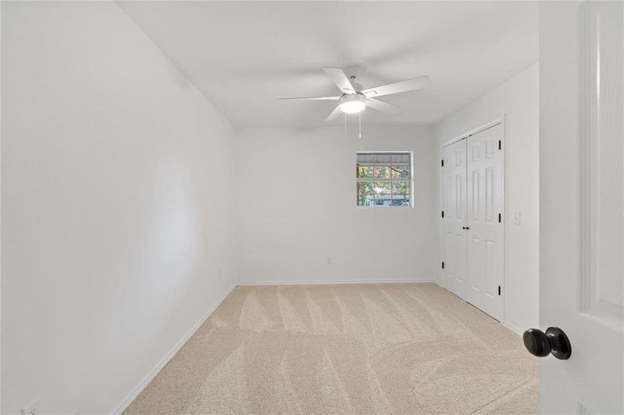 Spacious, unfurnished interior of a new home in , Powderly (Image 21).