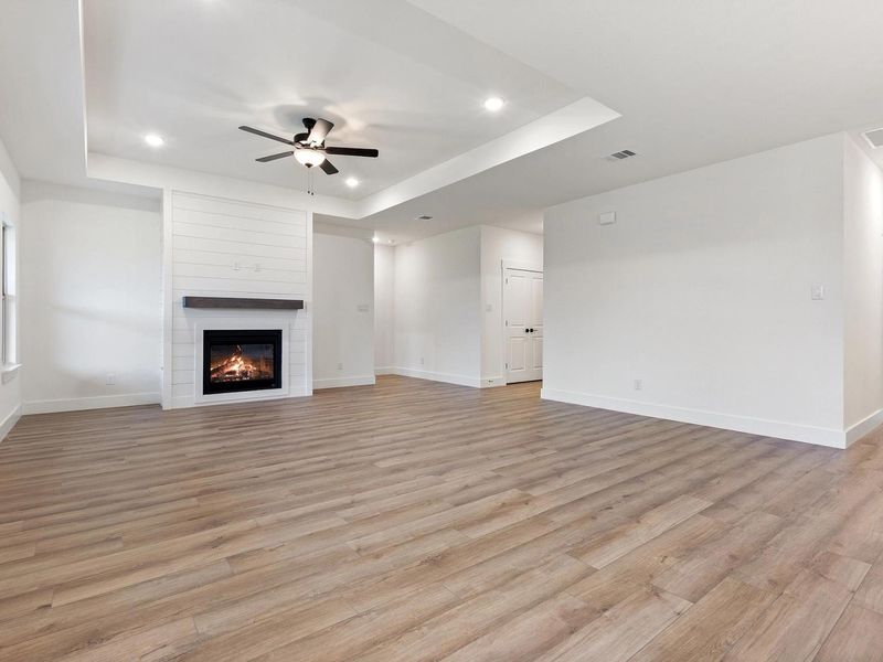 Spacious, unfurnished interior of a new home in Waverly Estates, Nevada (Image 14).