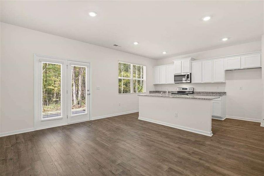 Spacious, unfurnished interior of a new home in Oakchase at Hampton, Hampton (Image 21).