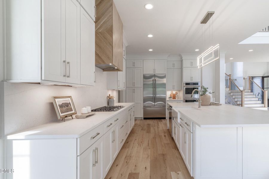 200_MEADOW_WALK_DR_INTERIOR_22 200_MEADOW_WALK_DR_INTERIOR_22