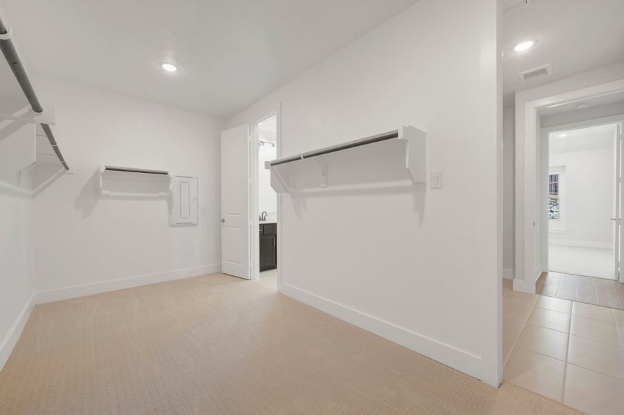 Spacious, unfurnished interior of a new home in View at the Reserve, Mansfield (Image 23).