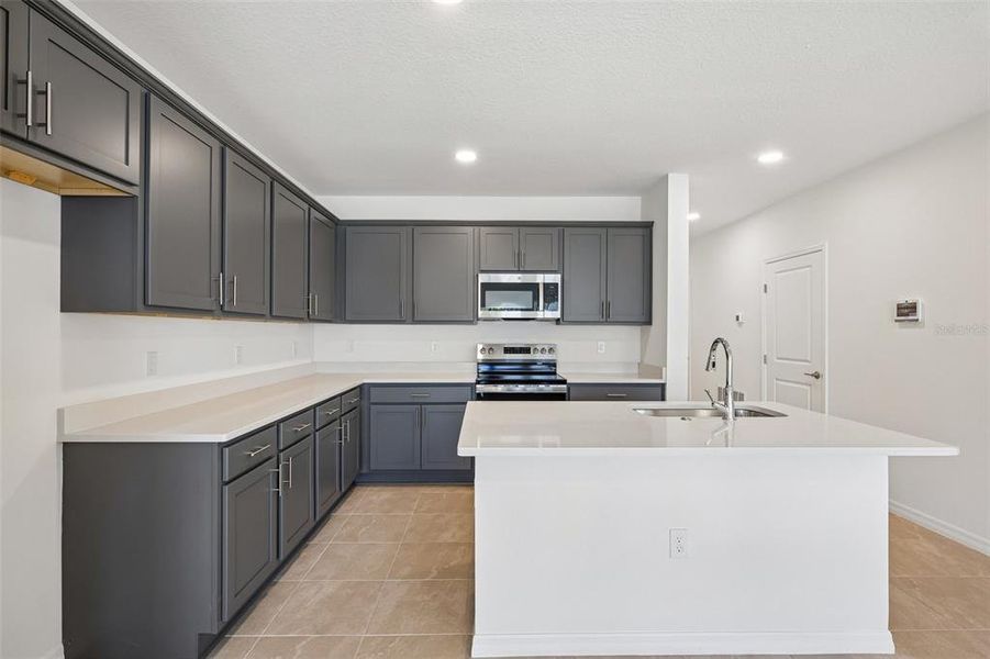Furnished interior view inside a new home in Twin Oaks, Zephyrhills (Image 12).