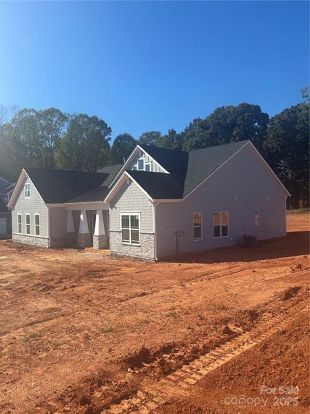 Image 6 of a home in . Image 6 of a home in .