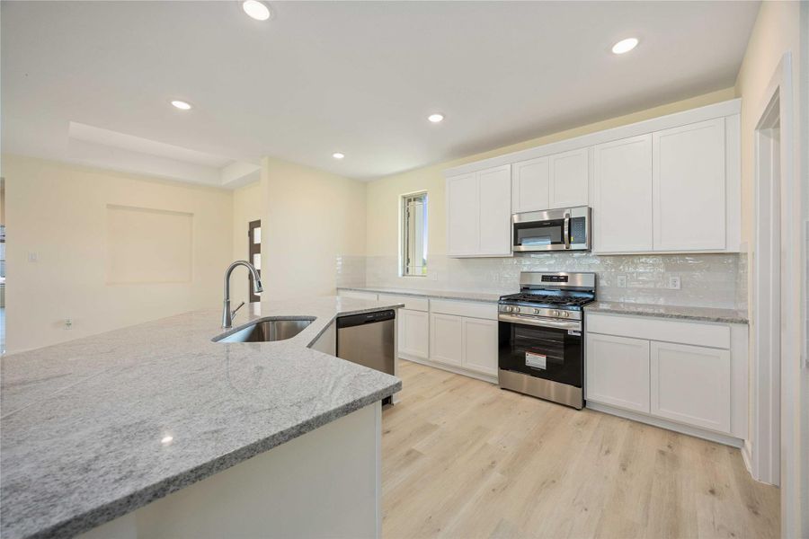 Furnished interior view inside a new home in Blue Heron Estates, Beasley (Image 5).