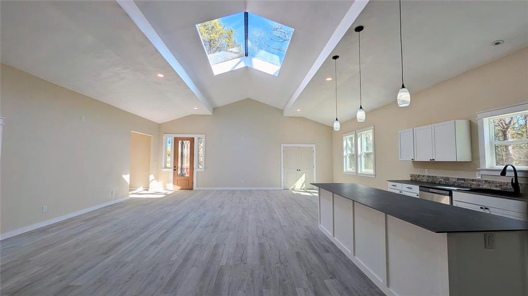 Open concept with 8'x8' skylight for natural light Open concept with 8'x8' skylight for natural light