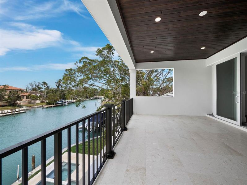 Exterior details and patio area of a home in , Sarasota (Image 3).